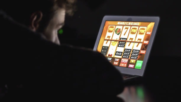 Arcade game interface on gilajitu login platform showing Aviator multiplier display